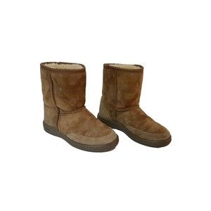UGG Boots Classic Short Big Kids Youth Chestnut Brown Size 2
